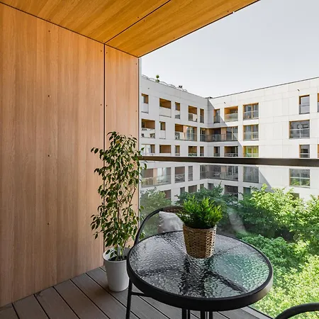 Superapart Kolejowa 49a * 바르샤바